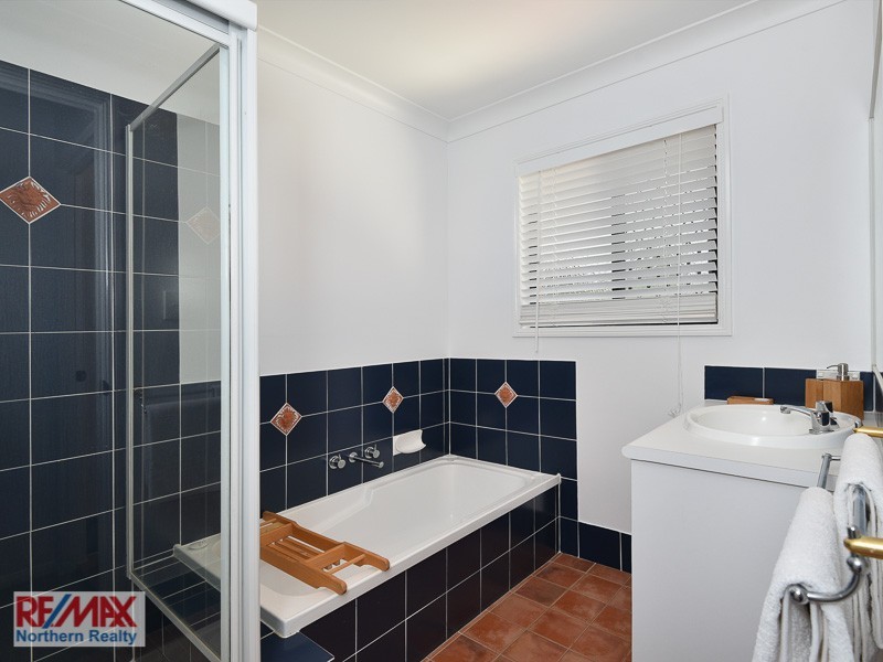 17 Snow Wood Drive, Eatons Hill QLD 4037