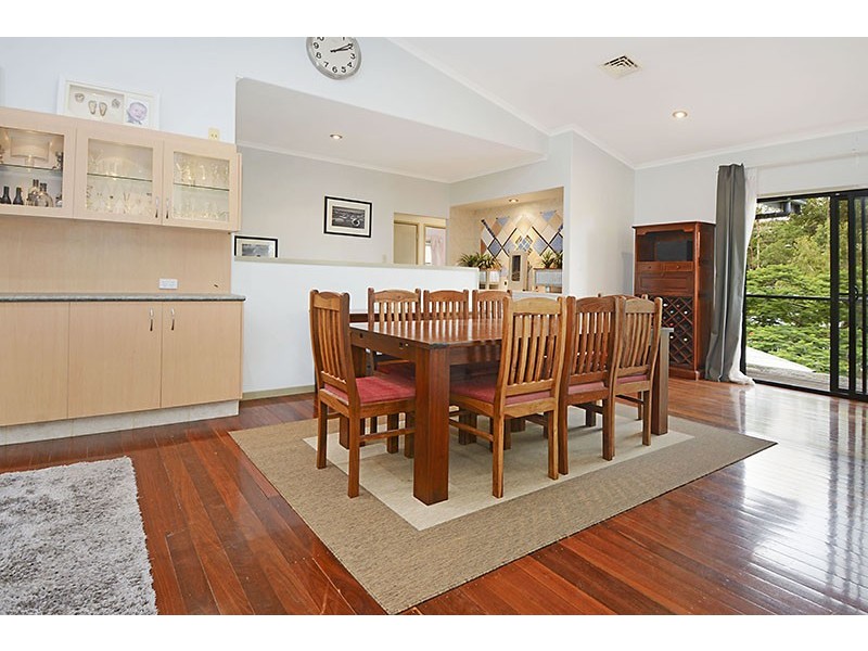 31 Larwood Place, Ferny Hills QLD 4055