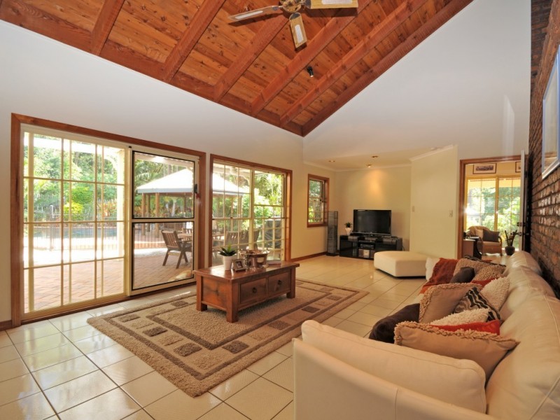 8 Regatta Avenue, Bunya QLD 4055