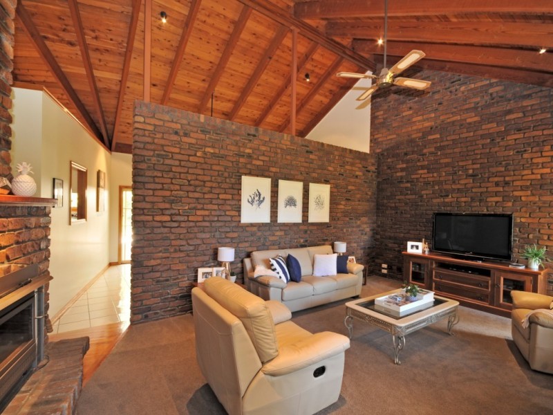 8 Regatta Avenue, Bunya QLD 4055