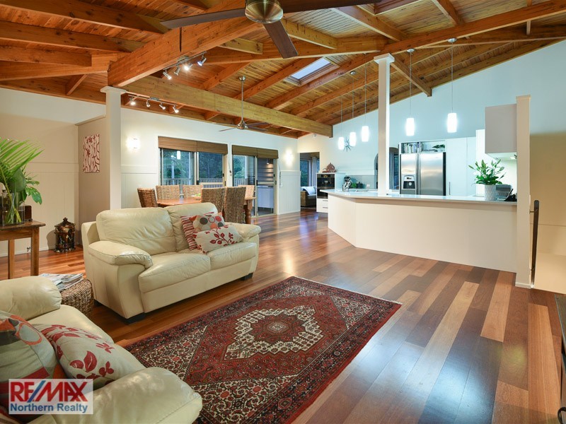 2 Barwing Court, Albany Creek QLD 4035