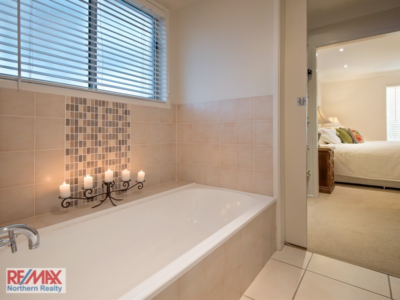 2 Barwing Court, Albany Creek QLD 4035