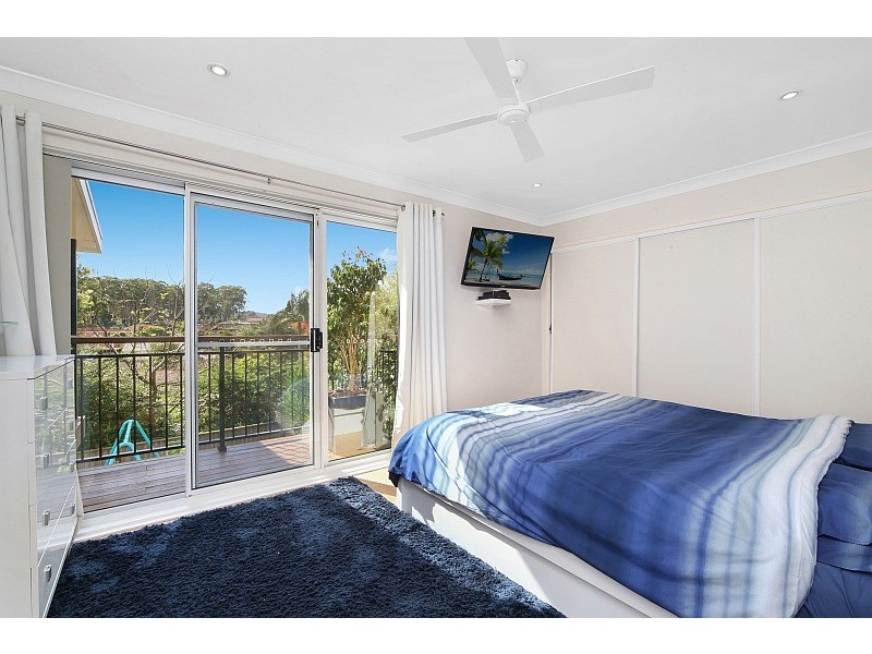 11 Henzel Road, Green Point NSW 2251