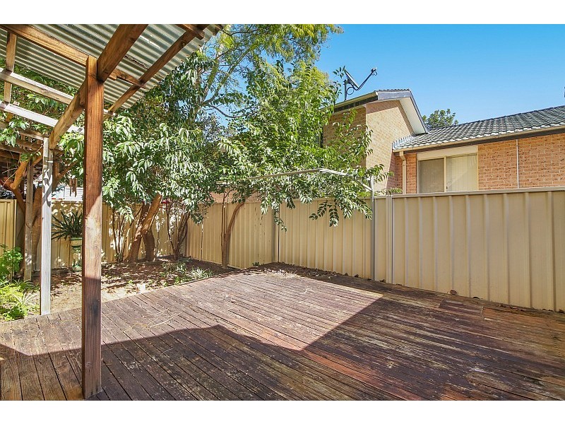 2/18 York Street, Point Frederick NSW 2250