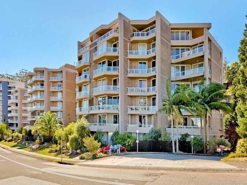 45/91-95 John Whiteway Drive, Gosford NSW 2250