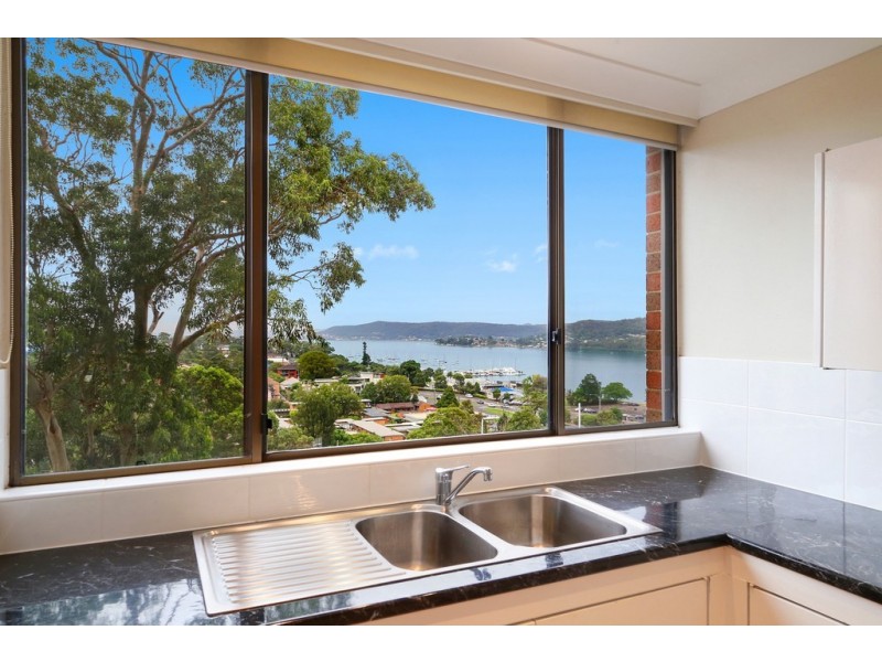 27/3 Joseph Lloyd Close, Gosford NSW 2250