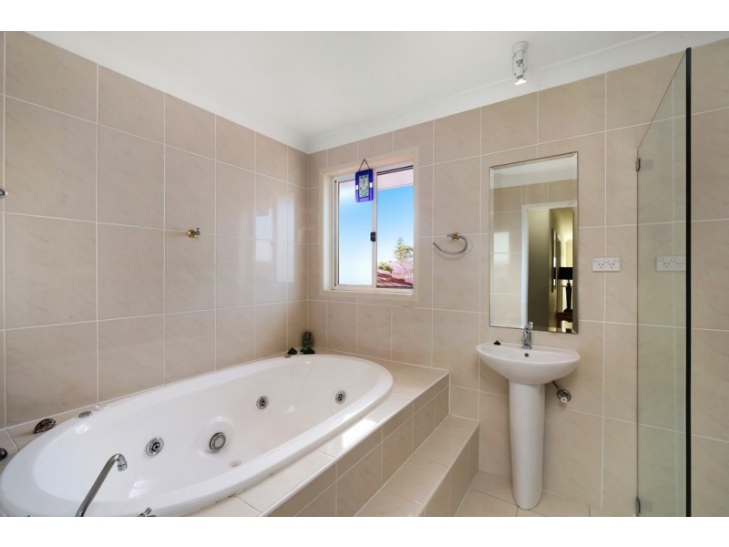 1 Carrol Avenue, East Gosford NSW 2250