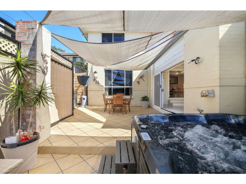 1 Carrol Avenue, East Gosford NSW 2250