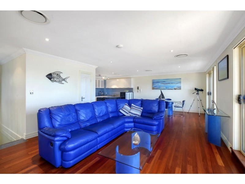 27/92-94 John Whiteway Drive, Gosford NSW 2250