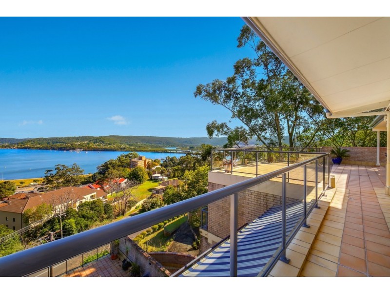 27/92-94 John Whiteway Drive, Gosford NSW 2250