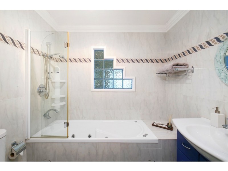 27/92-94 John Whiteway Drive, Gosford NSW 2250