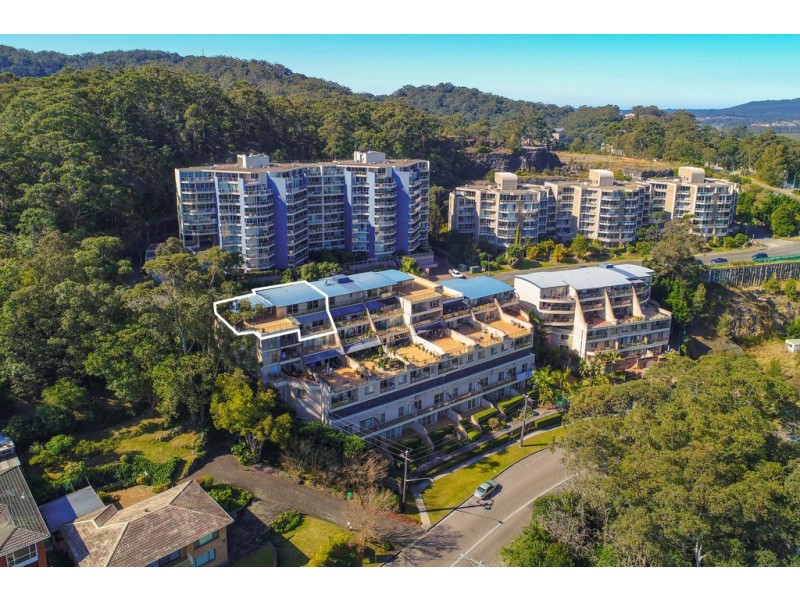 27/92-94 John Whiteway Drive, Gosford NSW 2250