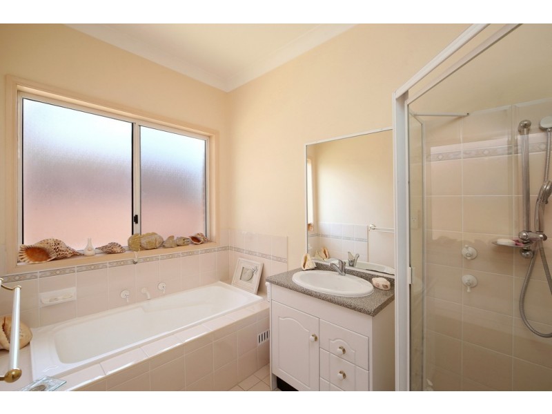 14 Bronzewing Drive, Erina NSW 2250