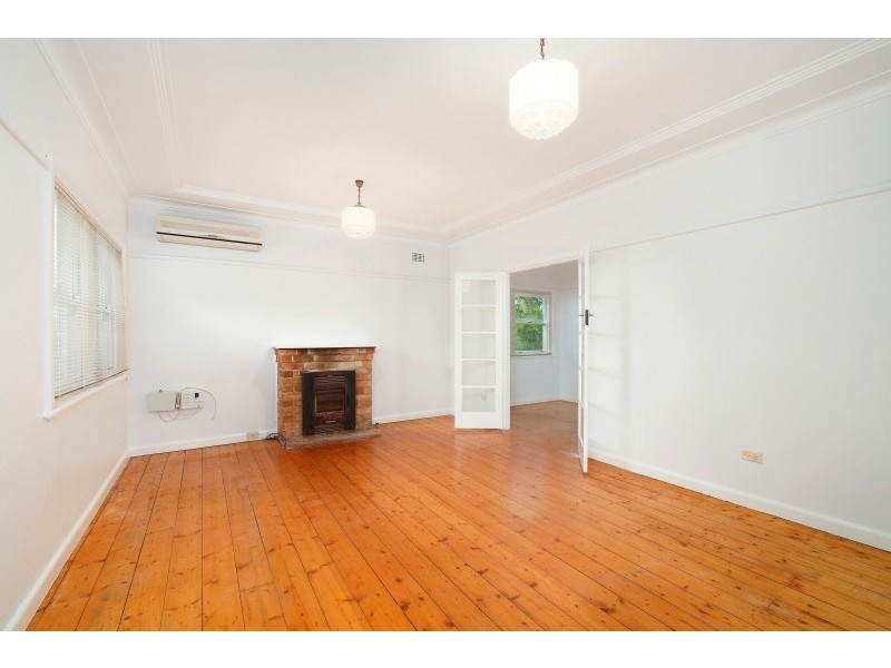 5 Melbourne Street, East Gosford NSW 2250