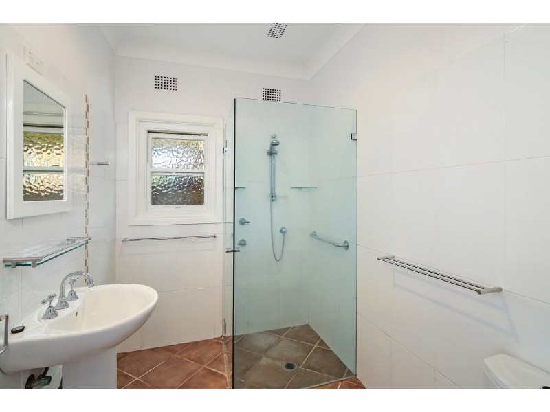 5 Melbourne Street, East Gosford NSW 2250