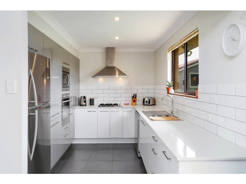 16 Onslow Ave, Woy Woy NSW 2256