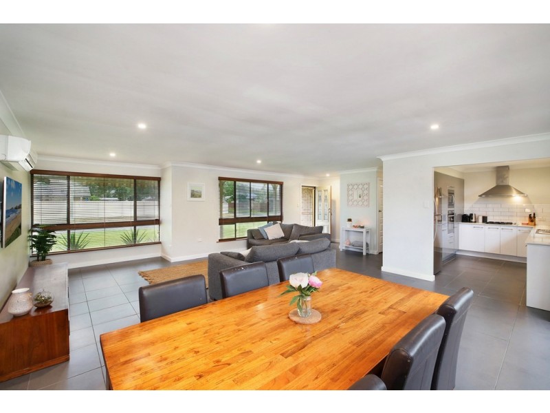 16 Onslow Ave, Woy Woy NSW 2256