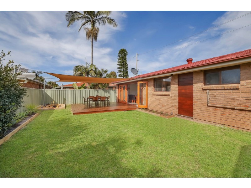 16 Onslow Ave, Woy Woy NSW 2256