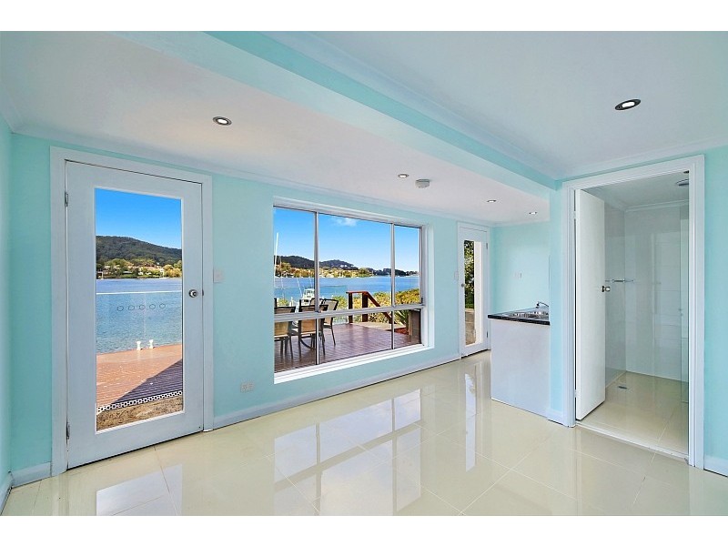 17 Wharf Street, East Gosford NSW 2250