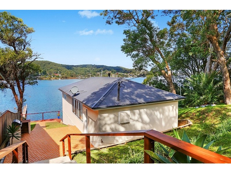 17 Wharf Street, East Gosford NSW 2250