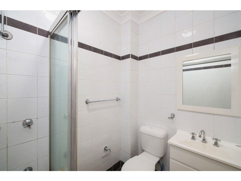 4/61 Donnison Street, Gosford NSW 2250