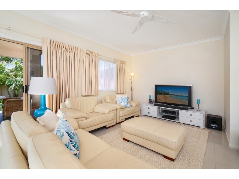 11 Victor Close, Green Point NSW 2251