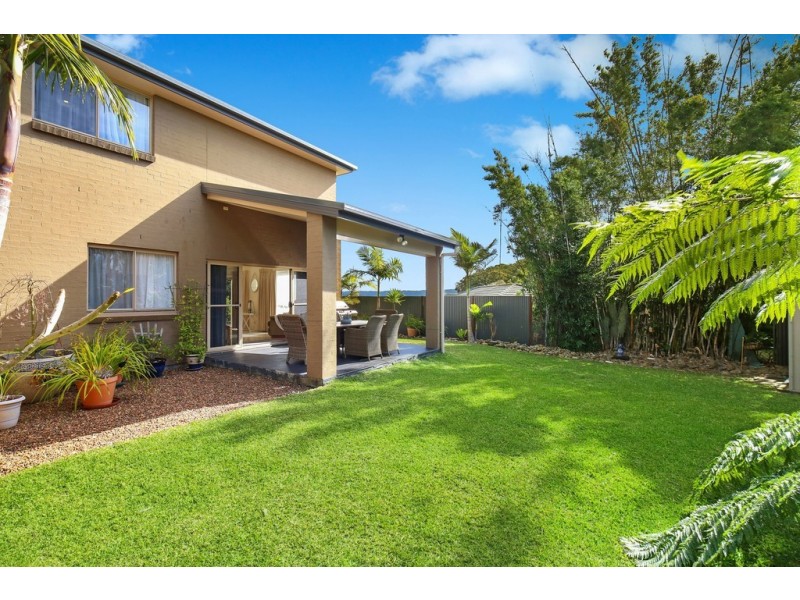 11 Victor Close, Green Point NSW 2251