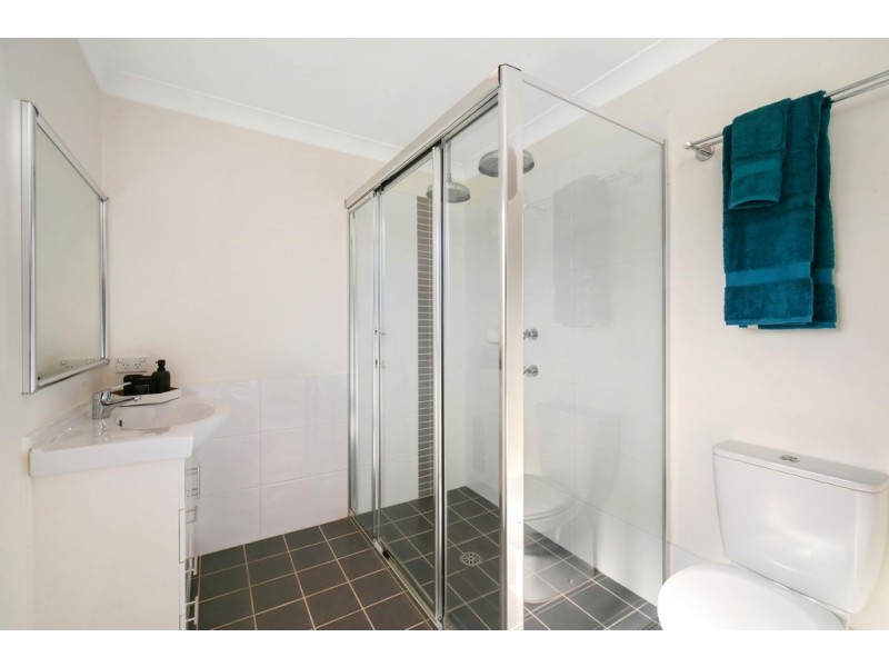 11 Victor Close, Green Point NSW 2251