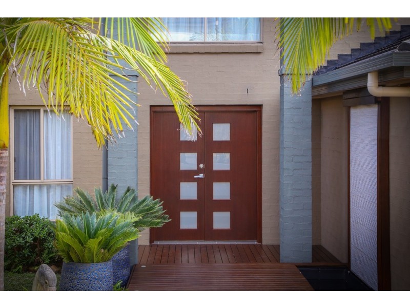 11 Victor Close, Green Point NSW 2251