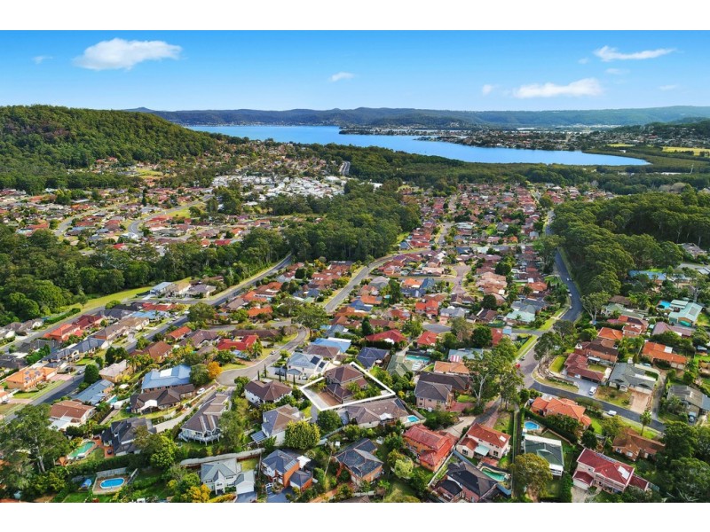 11 Victor Close, Green Point NSW 2251