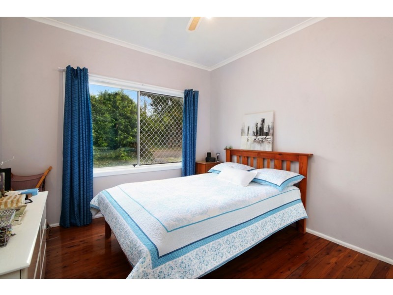 13 Warrigal Street, Blackwall NSW 2256