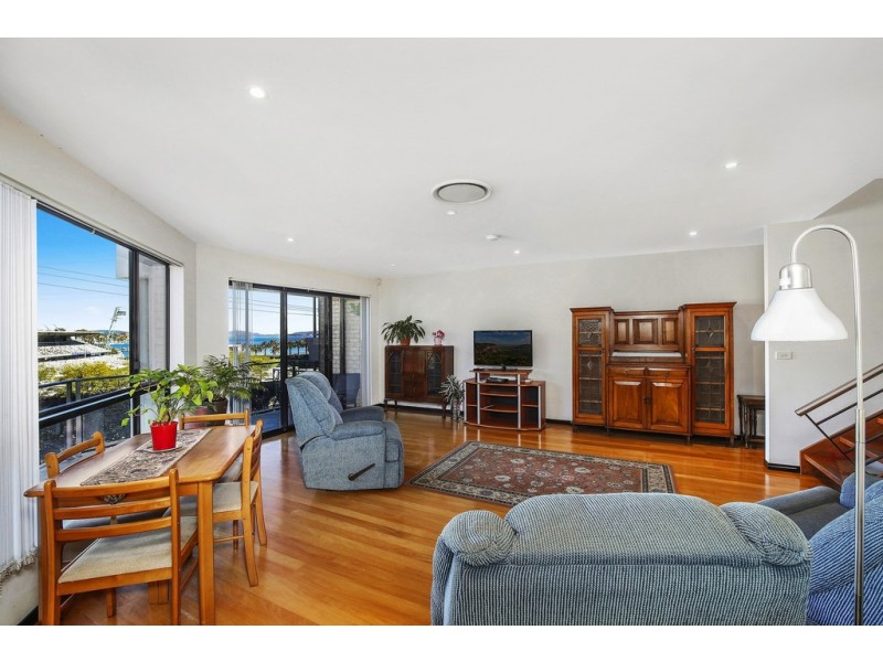 1/71-73 Donnison Street West, Gosford NSW 2250