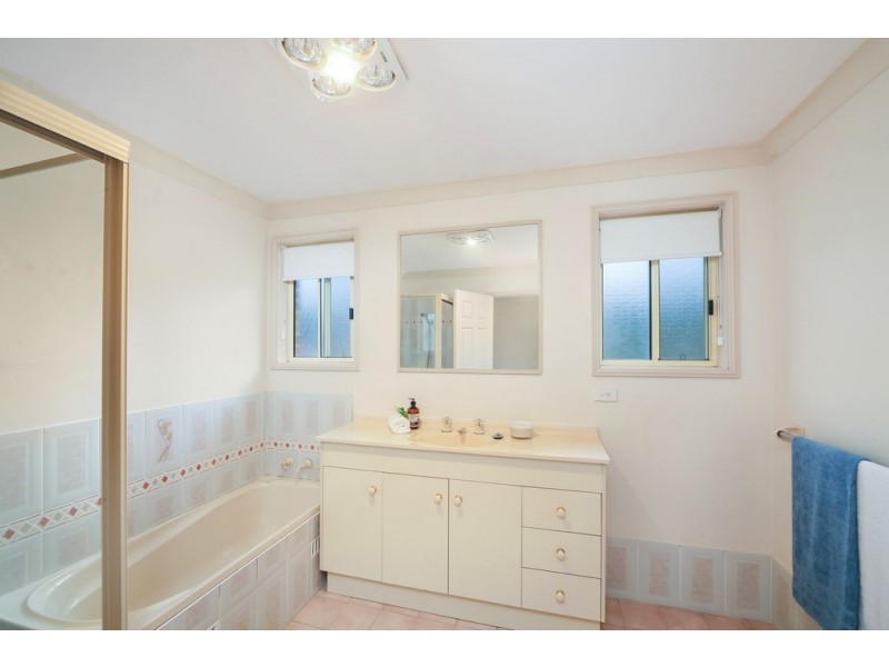 22 Woodbine Close, Lisarow NSW 2250