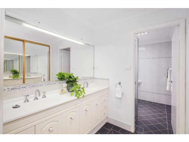 444 Avoca Drive, Green Point NSW 2251