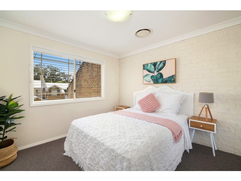 18/15 Koolang Road, Green Point NSW 2251