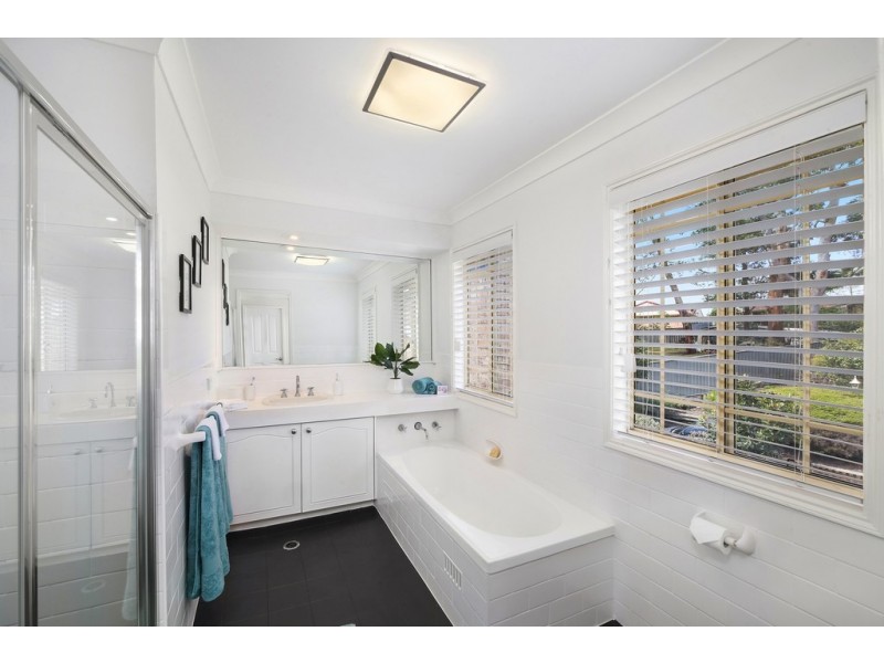 18/15 Koolang Road, Green Point NSW 2251