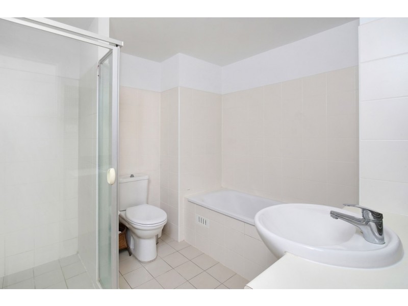 171/80 John Whiteway Drive, Gosford NSW 2250