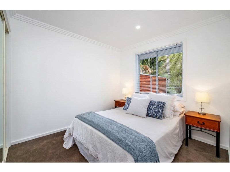 1 Binya Avenue, Wyoming NSW 2250