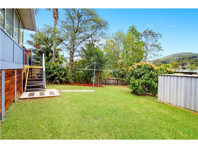 1 Binya Avenue, Wyoming NSW 2250
