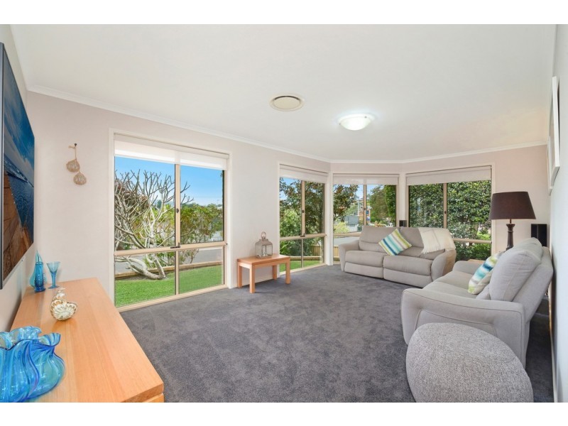 26 Orana Street, Green Point NSW 2251