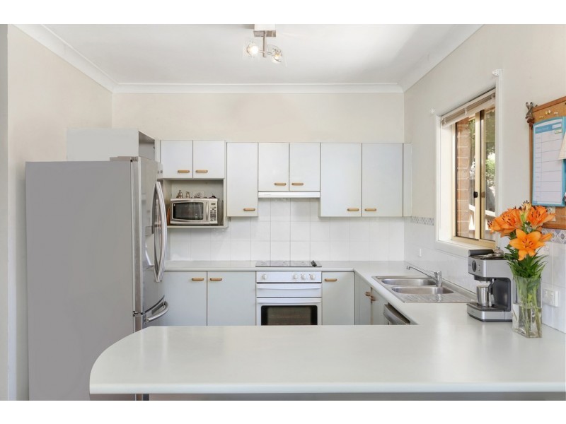 18 Pamela Close, Green Point NSW 2251