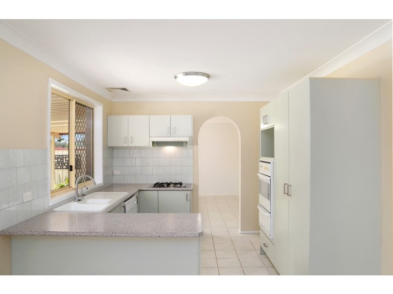 28 Pineridge Close, Lisarow NSW 2250