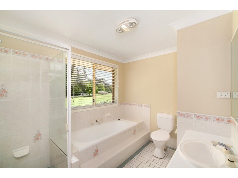 28 Pineridge Close, Lisarow NSW 2250