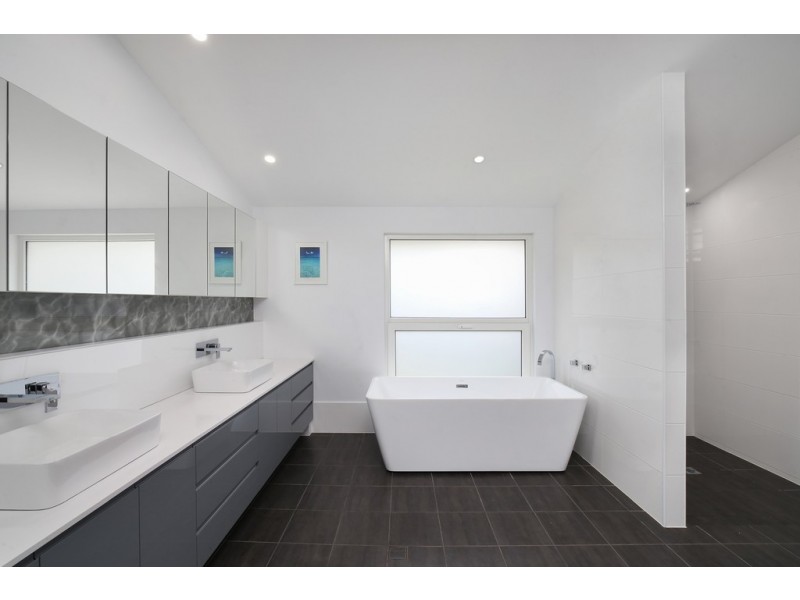 20 Couche Crescent, Koolewong NSW 2256
