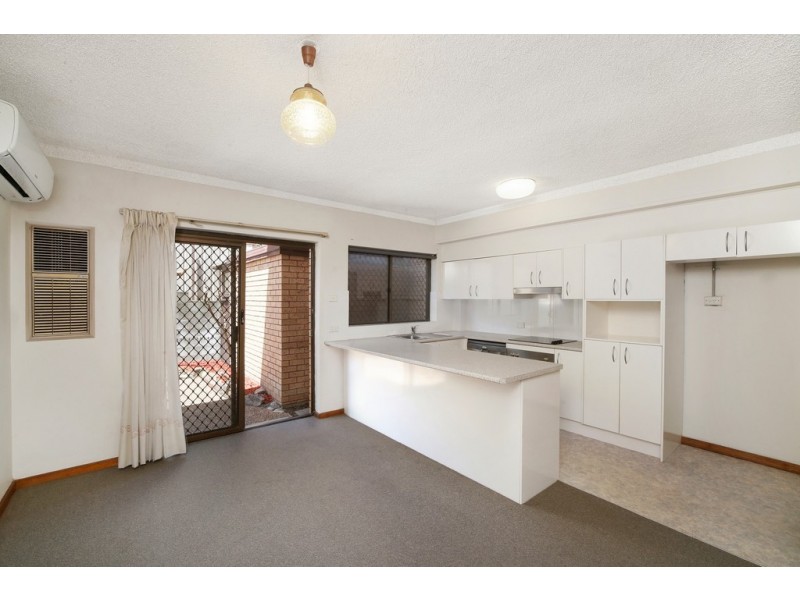 13/15 Lynn Avenue, Point Frederick NSW 2250