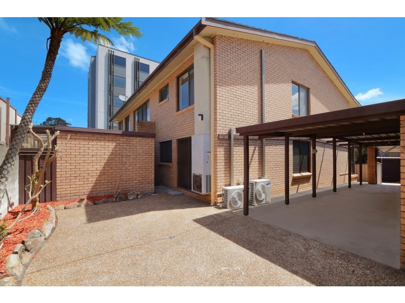 13/15 Lynn Avenue, Point Frederick NSW 2250