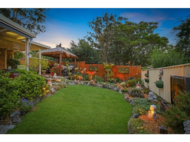 12 Greenlee Street, Green Point NSW 2251