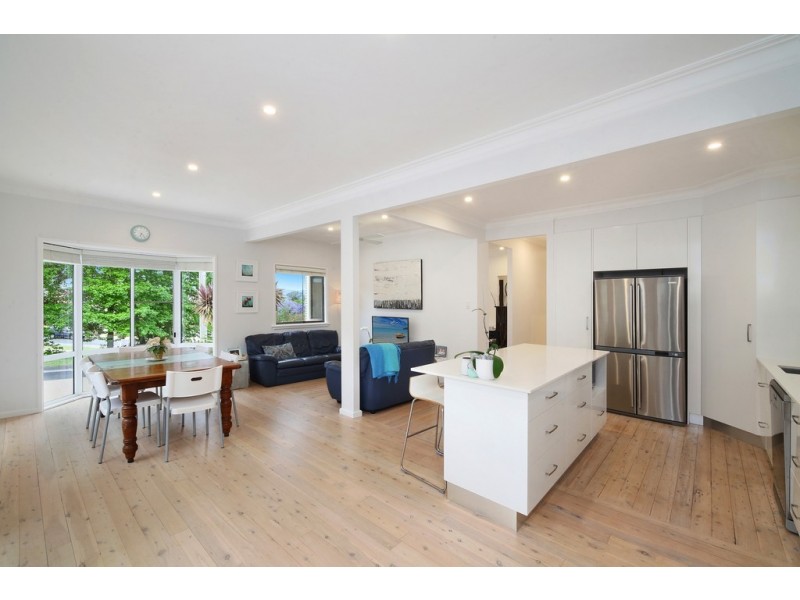 4 Carrol Avenue, East Gosford NSW 2250