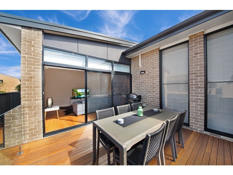 2/17 Brougham Street, East Gosford NSW 2250