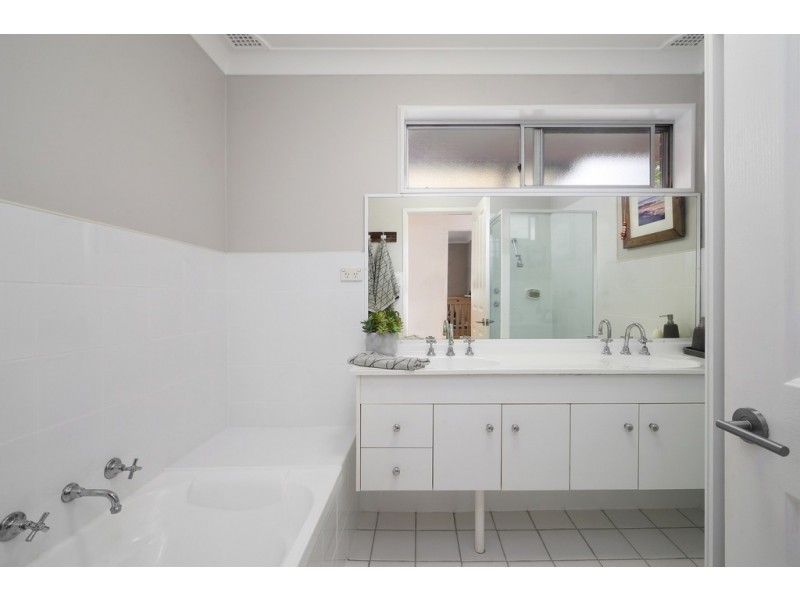 37 Elizabeth Street, Wyoming NSW 2250